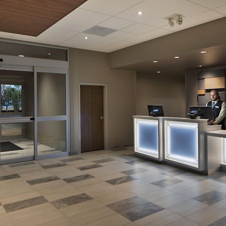 Holiday Inn Express & Suites - Portland Airport - Cascade Stn By Ihg Exterior photo