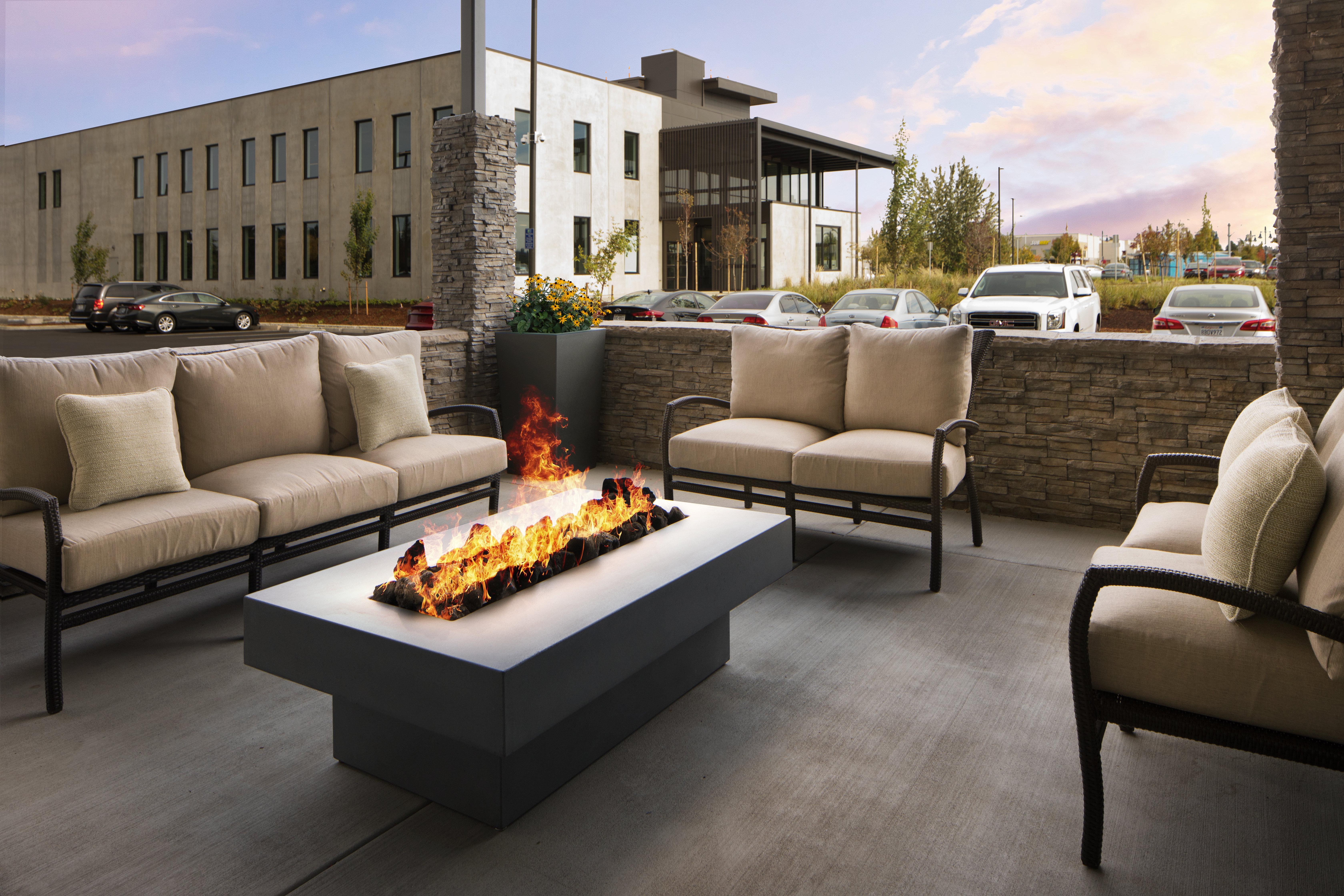 Holiday Inn Express & Suites - Portland Airport - Cascade Stn By Ihg Exterior photo