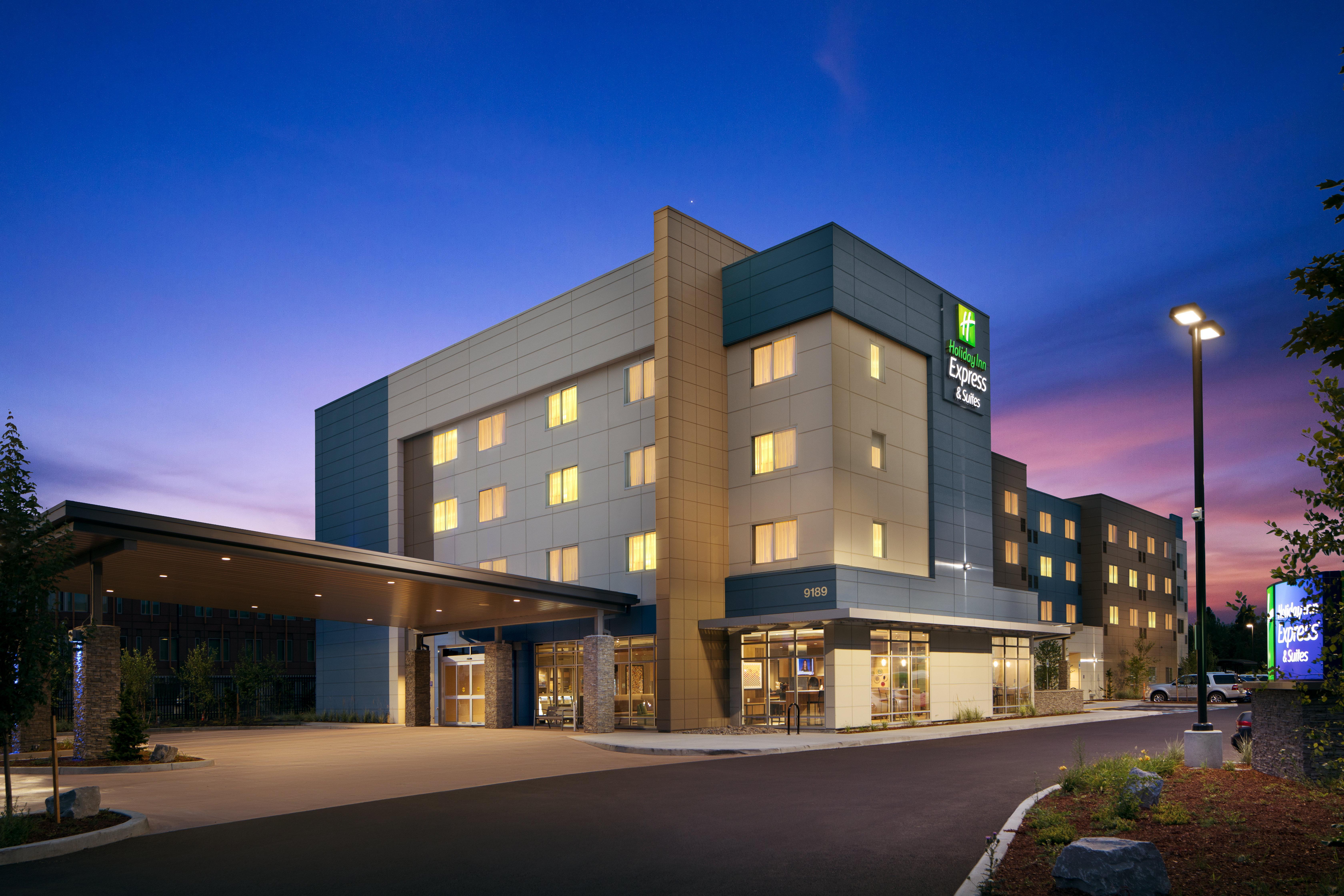 Holiday Inn Express & Suites - Portland Airport - Cascade Stn By Ihg Exterior photo