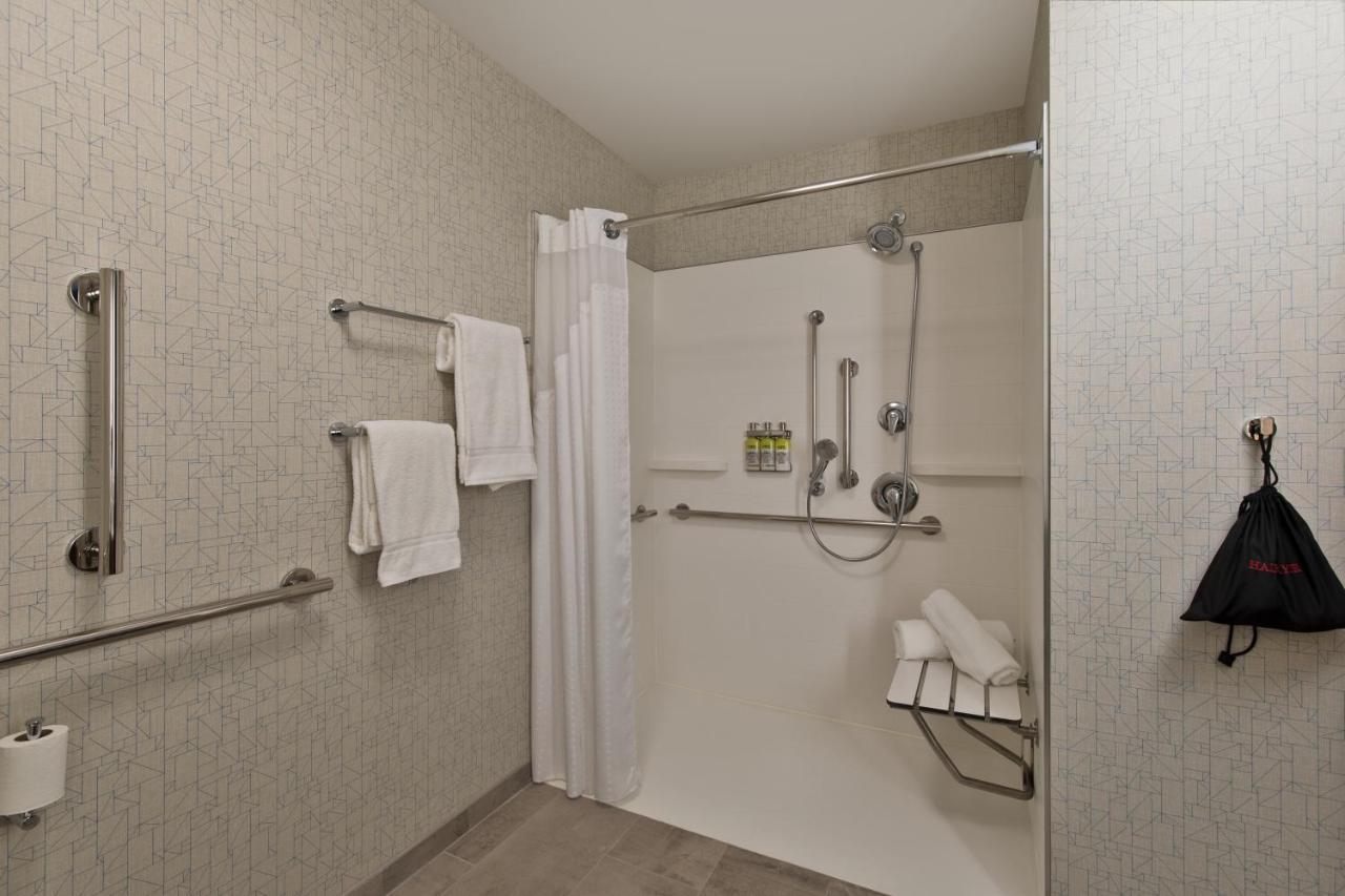 Holiday Inn Express & Suites - Portland Airport - Cascade Stn By Ihg Exterior photo