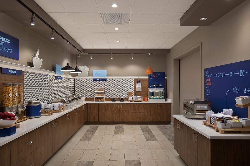 Holiday Inn Express & Suites - Portland Airport - Cascade Stn By Ihg Exterior photo